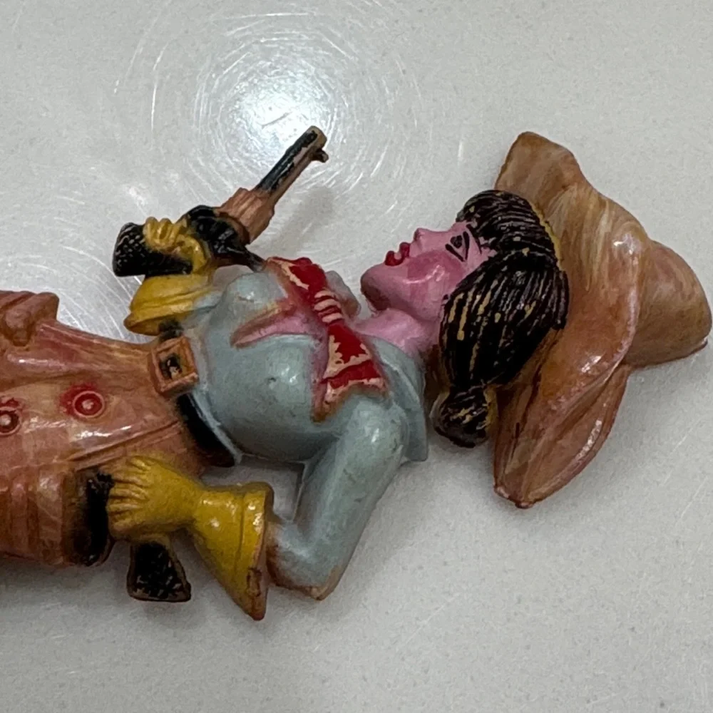 Vintage Cowgirl Plastic Celluloid Brooch Pin - Picture 4 of 5